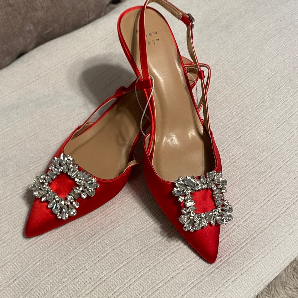 Elegant Red Satin Women's Shoes with Crystal Embellishments